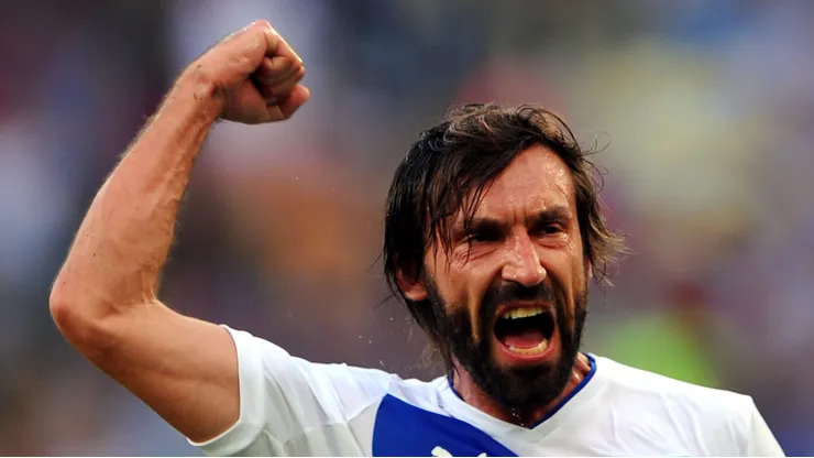 Pirlo, e-jogador da Itália, pode assumir o comando técnico da Azzurra.