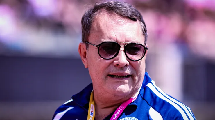 Pedro Lourenço quer pés no chão.