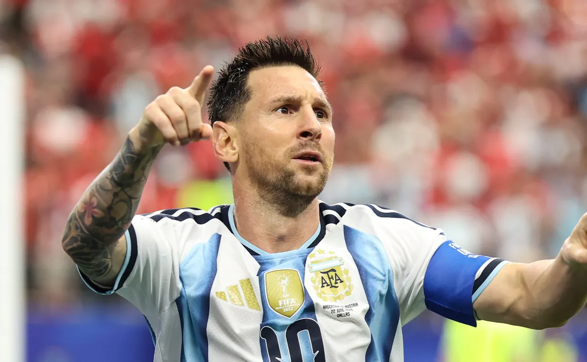 De companheiros a rivais: estrelas de Espanha e Argentina duelam na final da Copa do Mundo
