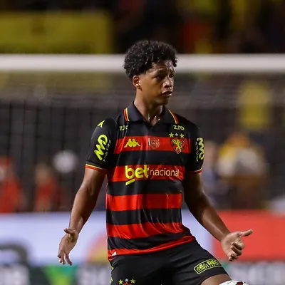 Cruzeiro entra na disputa e demonstra interesse em Zé Lucas