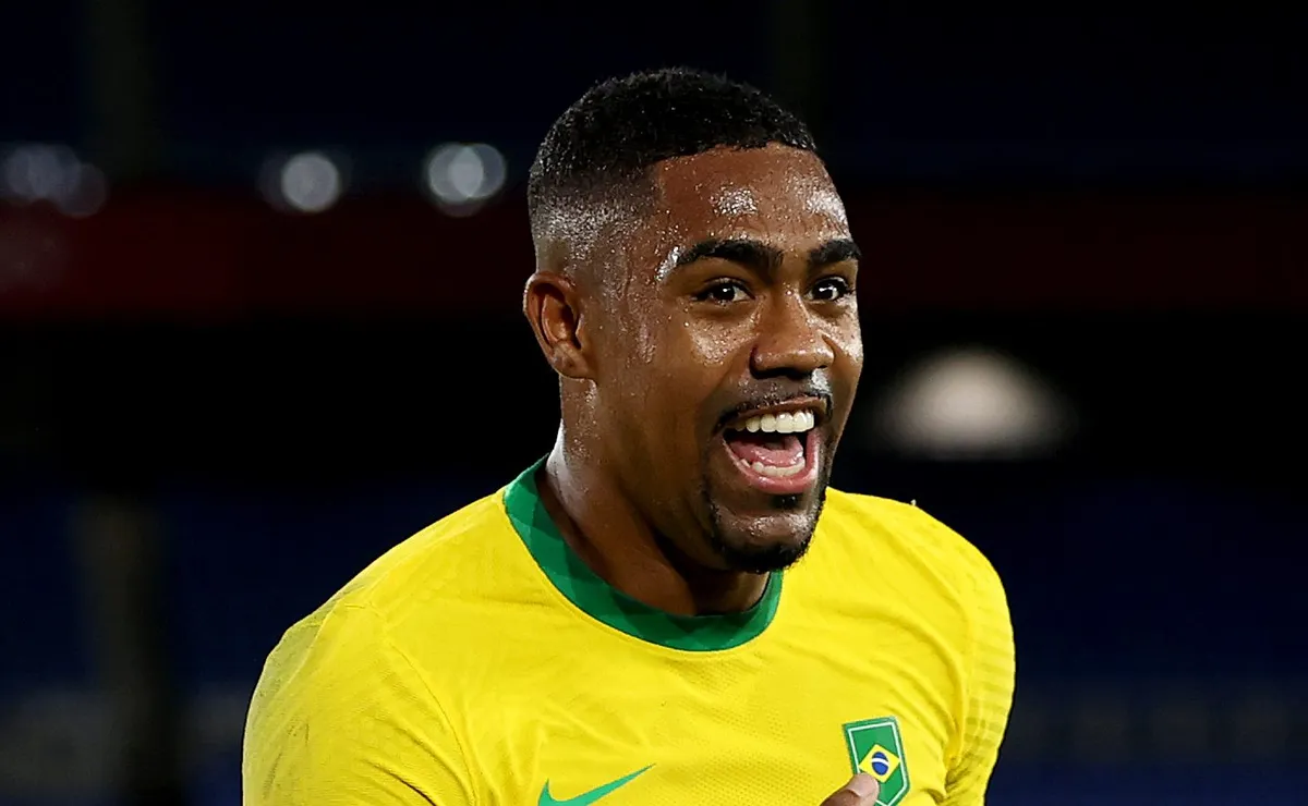 Malcom desmente boato sobre acerto com o Flamengo e tem negociações avançadas com o Al-Jazira