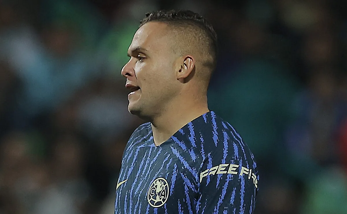 Atacante uruguaio Jonathan Rodríguez é oferecido ao Santos; jogador está livre no mercado￼