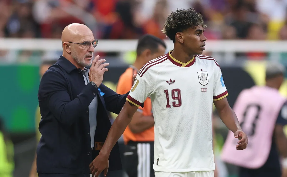 Luis de la Fuente tranquiliza sobre Lamine Yamal e garante presença da joia na final da Copa do Mundo￼