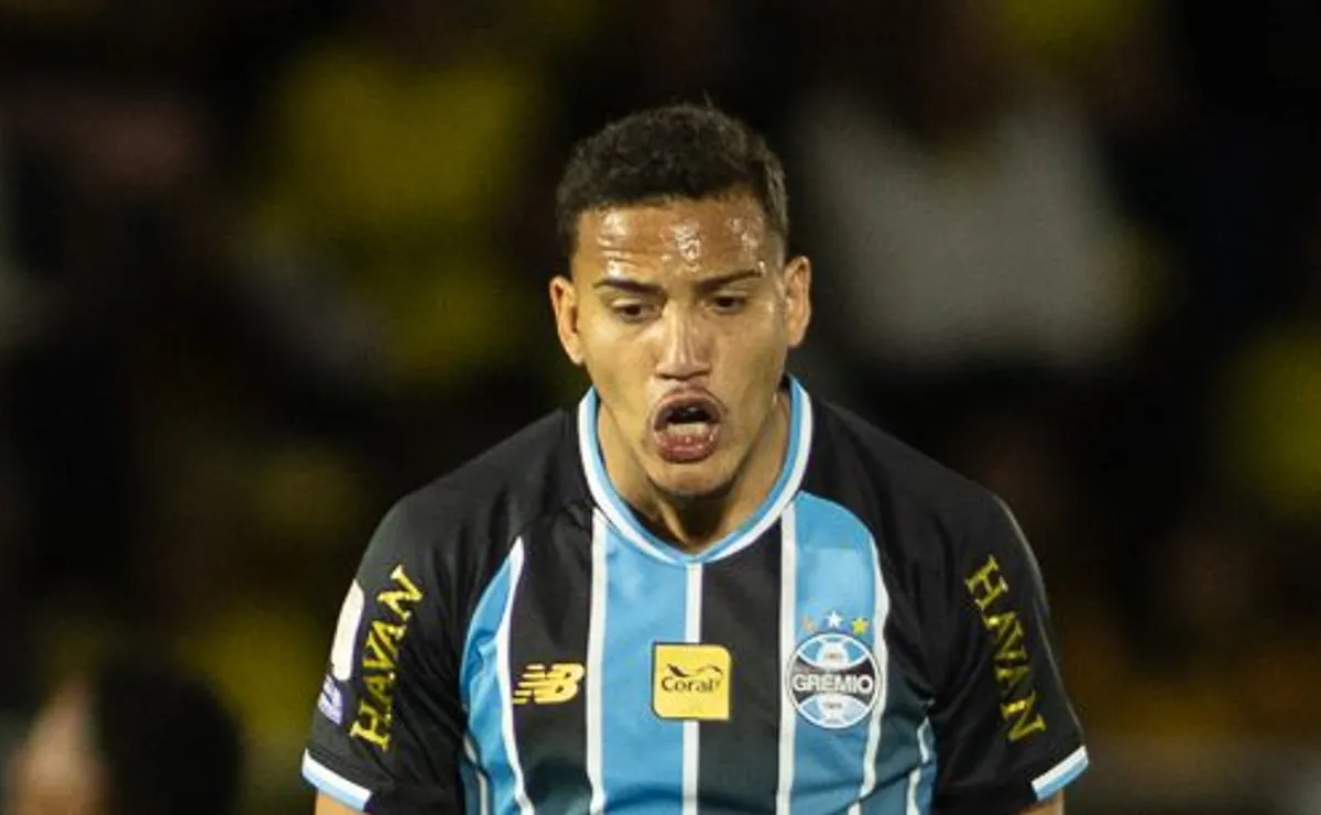Gustavo Martins é vilão e falha em gol do Mirassol gera revolta da torcida do Grêmio