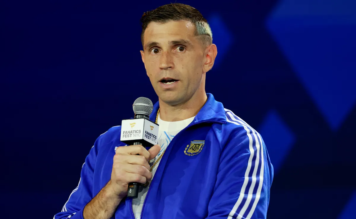 Dibu Martínez lembra final entre Argentina x França e ressalta força mental: “Essência de bairro”