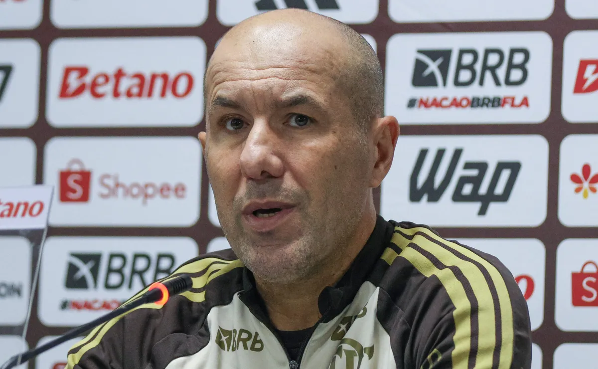 Leonardo Jardim sinaliza importância de reforços no Flamengo após lesões: “Nos tem preocupado”