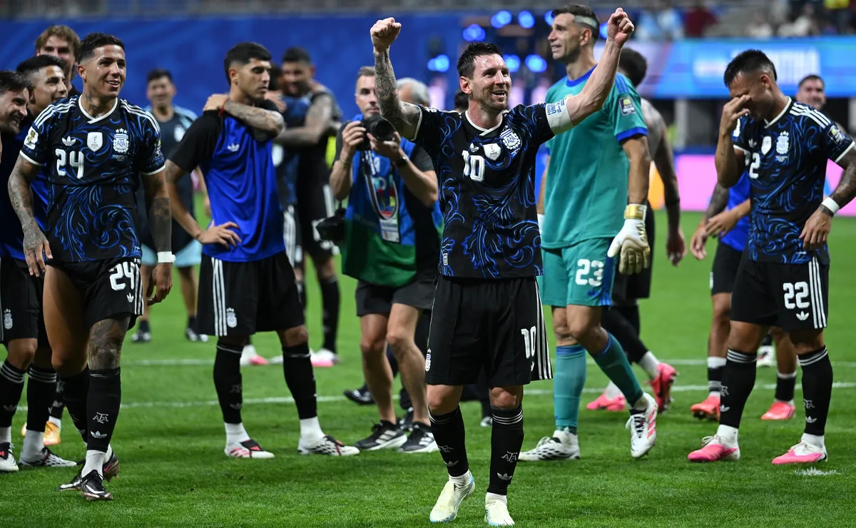 Argentina será tetracampeã da Copa do Mundo nos pênaltis, aposta Milton Neves