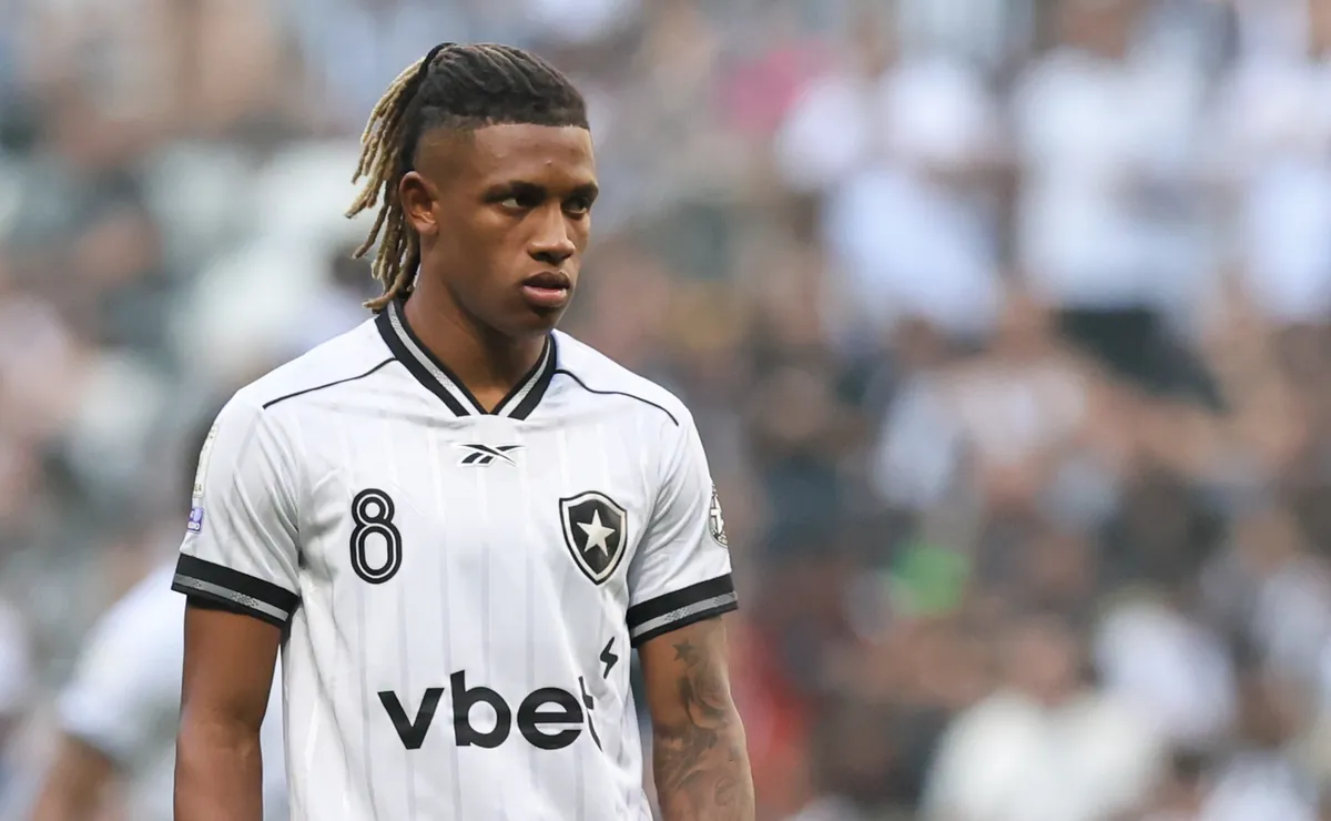 Roma entra forte na disputa por Danilo Santos e Botafogo responde à proposta de R$ 204 milhões