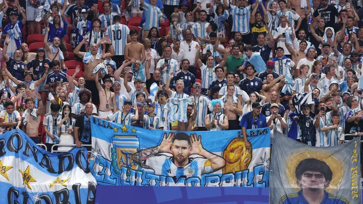 Torcida da Argentina durante a Copa do Mundo - Foto: Richard Pelham/Getty Images