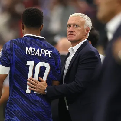 Mbappé homenageia Deschamps antes de França x Inglaterra