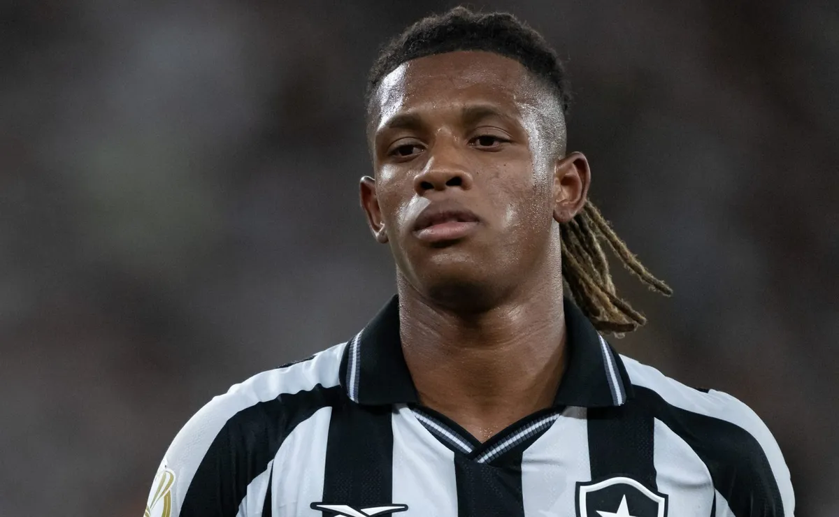 Botafogo e Danilo entram em colisão diante da possibilidade de troca por Luiz Henrique