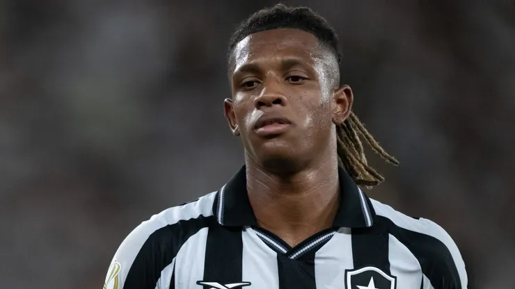 Danilo em ação pelo Botafogo