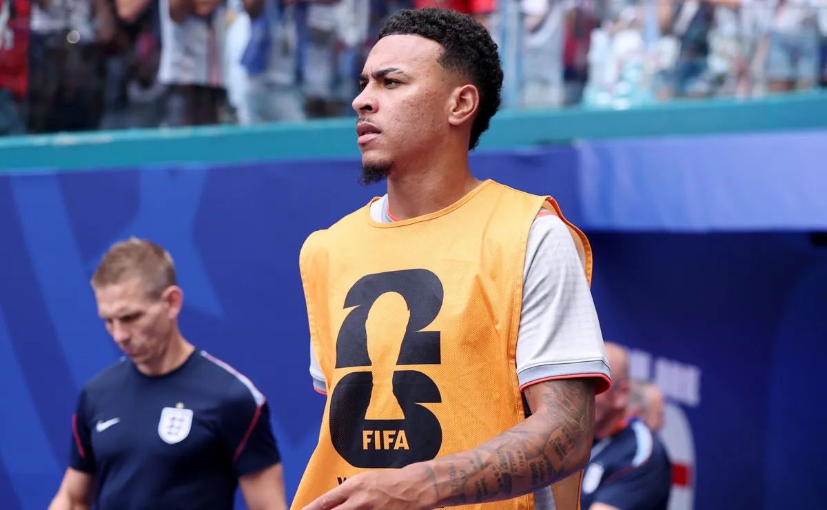 Chelsea acerta contratação de Morgan Rogers em negociação envolvendo quantia de 110 milhões de libras