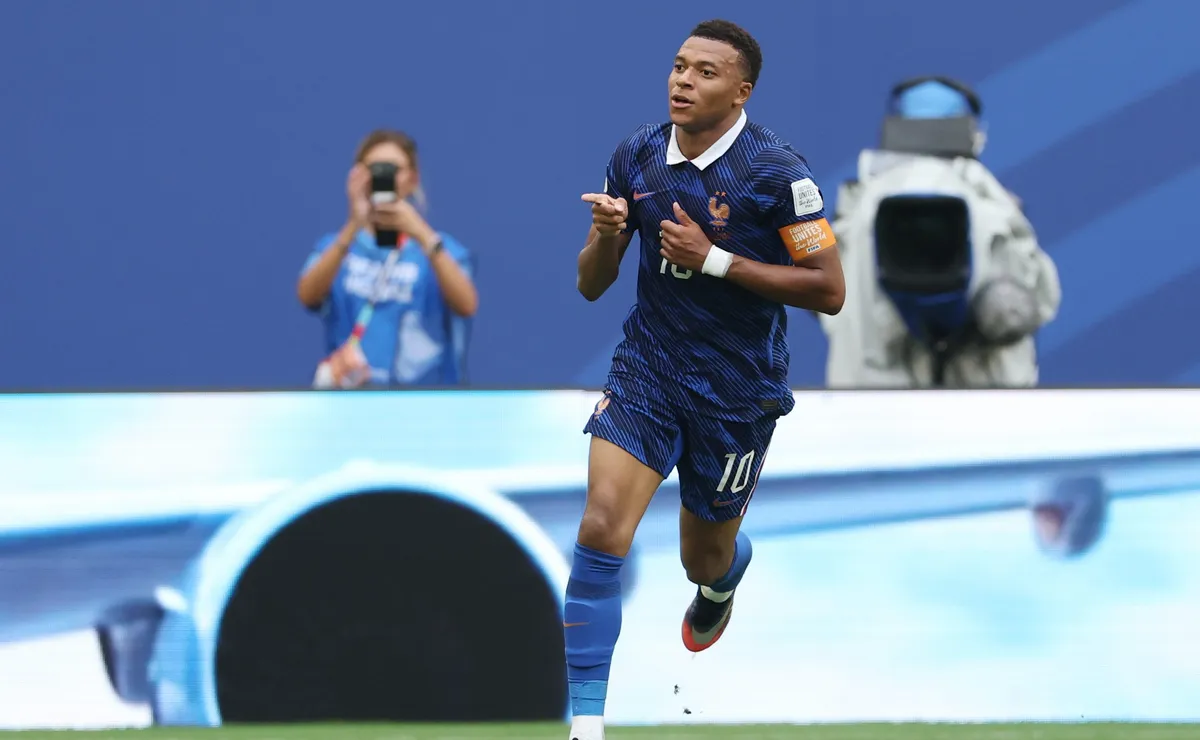 Mbappé marca dois gols, supera Messi e se torna o maior artilheiro da história das Copas do Mundo