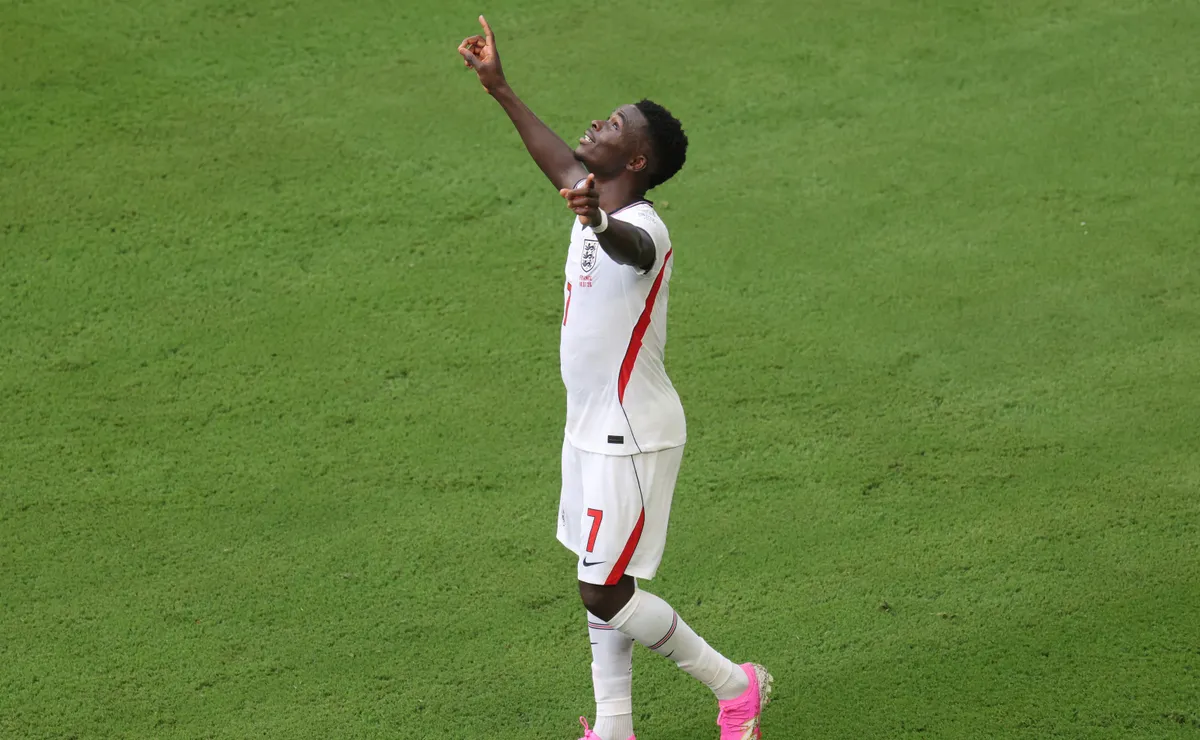 Saka lamenta menos minutos na Inglaterra após hat-trick contra a França: “Gostaria de jogar mais”