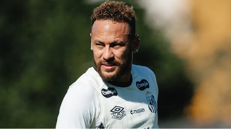 Neymar vem treinando bem. Foto: Raul Baretta/Santos FC