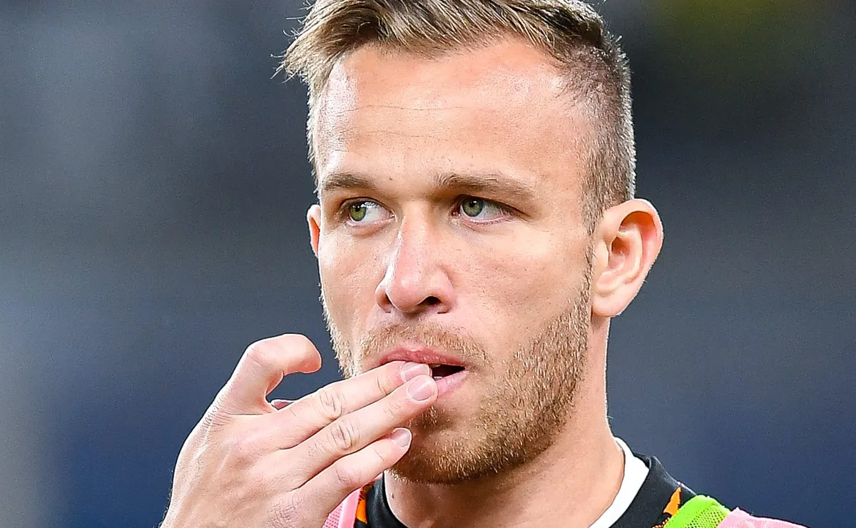 Torcida do Grêmio repercute atuação de Arthur em amistoso pela Juventus (ITA): “Hipotético jogador de 2017”