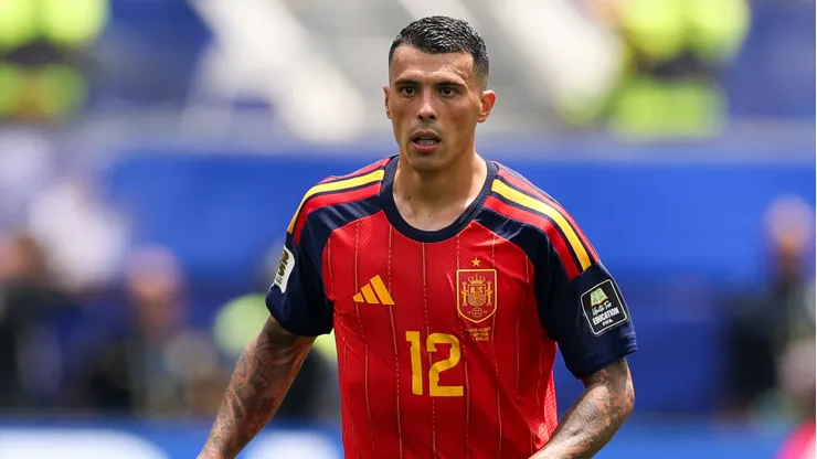 Pedro Porro durante partida pela Espanha na Copa do Mundo. Foto: Florencia Tan Jun/Getty Images