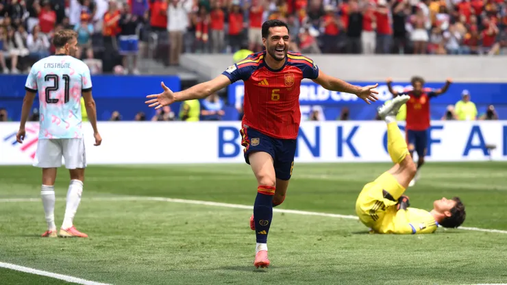 Mikel Merino pela Espanha na Copa. (Photo by David Ramos/Getty Images)