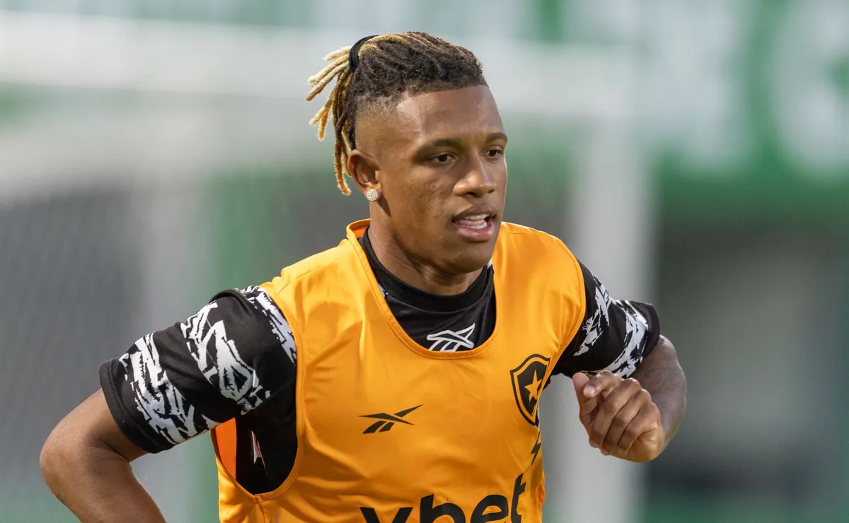 Palmeiras oferece salário superior ao do Zenit para fechar a contratação de Danilo