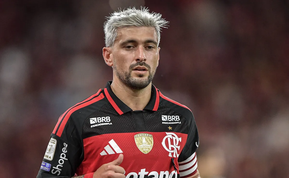 Arrascaeta treina normalmente e aguarda decisão da comissão para reforçar Flamengo contra Chapecoense
