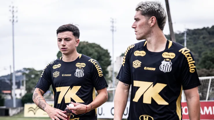 Argentinos são titulares absolutos do Peixe - Foto: Raul Baretta/Santos FC.