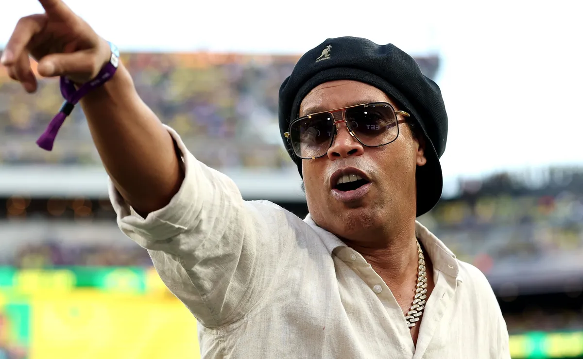 Ronaldinho Gaúcho enaltece Argentina antes de final contra a Espanha: “Eu gosto de ver”