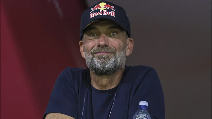 Treinador deixou o comando do Liverpool em 2024 - Foto: Ricardo Moreira/Getty Images.
