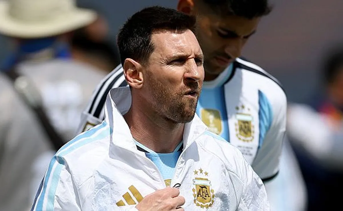 Messi iguala Cafu e alcança marca de três finais de Copa do Mundo disputada