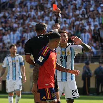 Enzo Fernández é expulso na final da Copa do Mundo