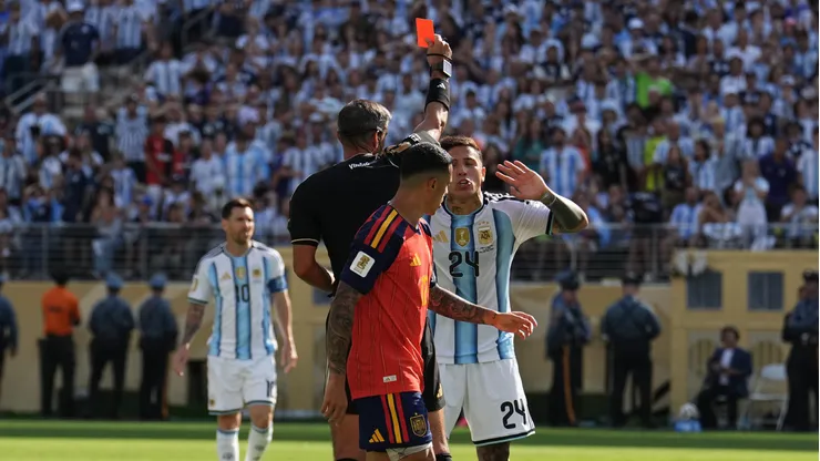 Enzo Fernández, volante da Seleção Argentina - Foto: Haiyun Jiang - Pool/Getty Images