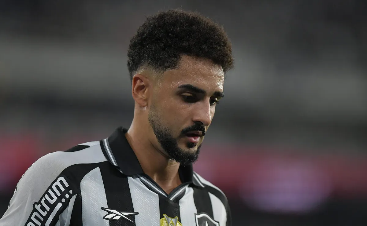Real Oviedo pagará 100% dos salários de Chris Ramos, do Botafogo