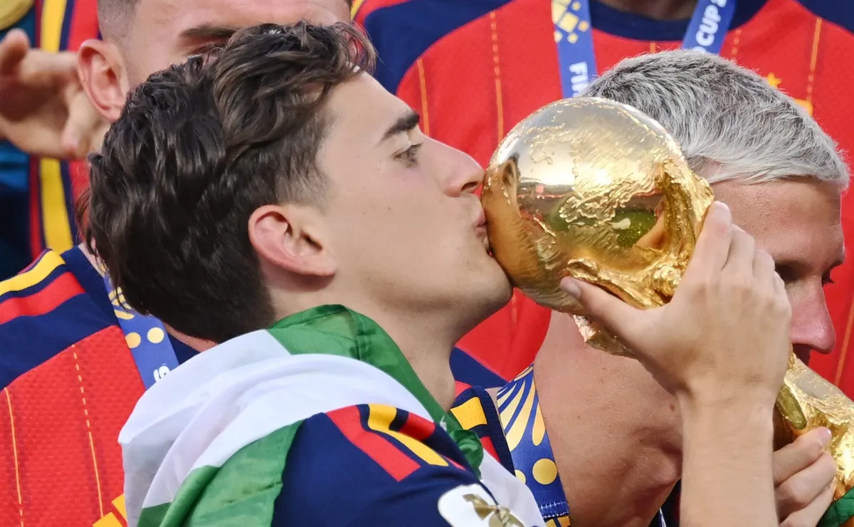 Espanha supera Itália e estabelece a maior sequência invicta da história das seleções nacionais