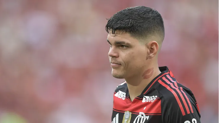 Ayrton Lucas jogador do Flamengo durante partida contra o Gremio no estadio Maracana pelo campeonato Brasileiro A 2025.
