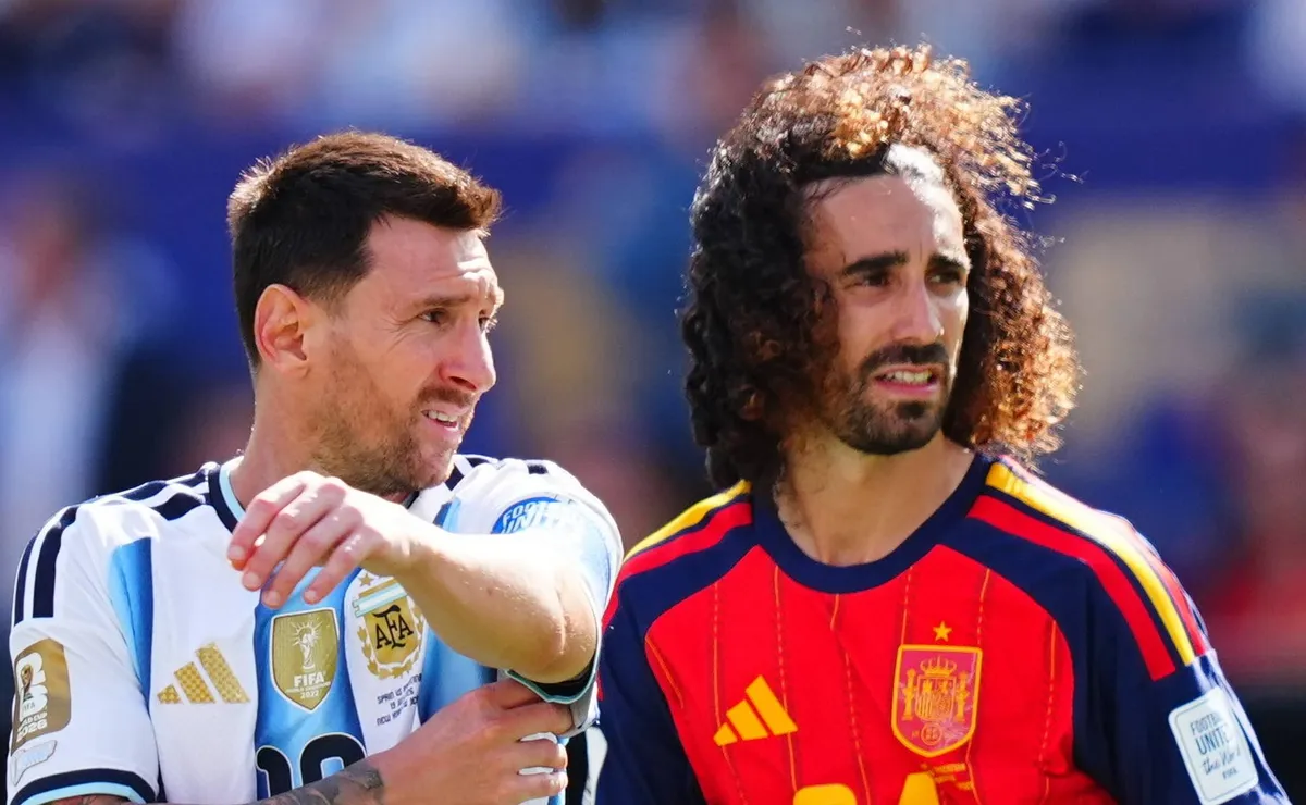 Messi é criticado pela torcida brasileira após tentar cavar expulsão de Cucurella