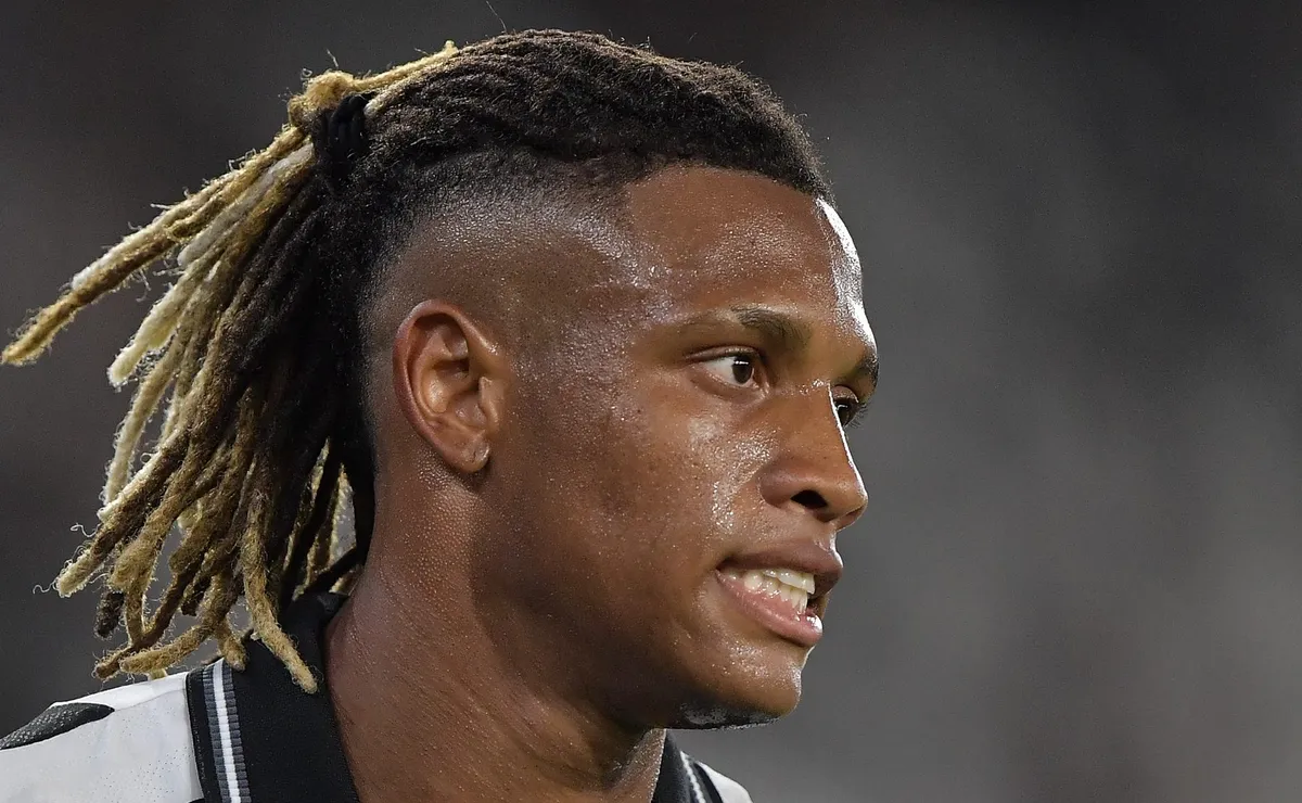 Botafogo quer usar Danilo contra o Cruzeiro e volante pode atingir limite para defender outro clube