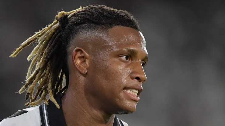 Danilo no Botafogo. Foto: Thiago Ribeiro/AGIF