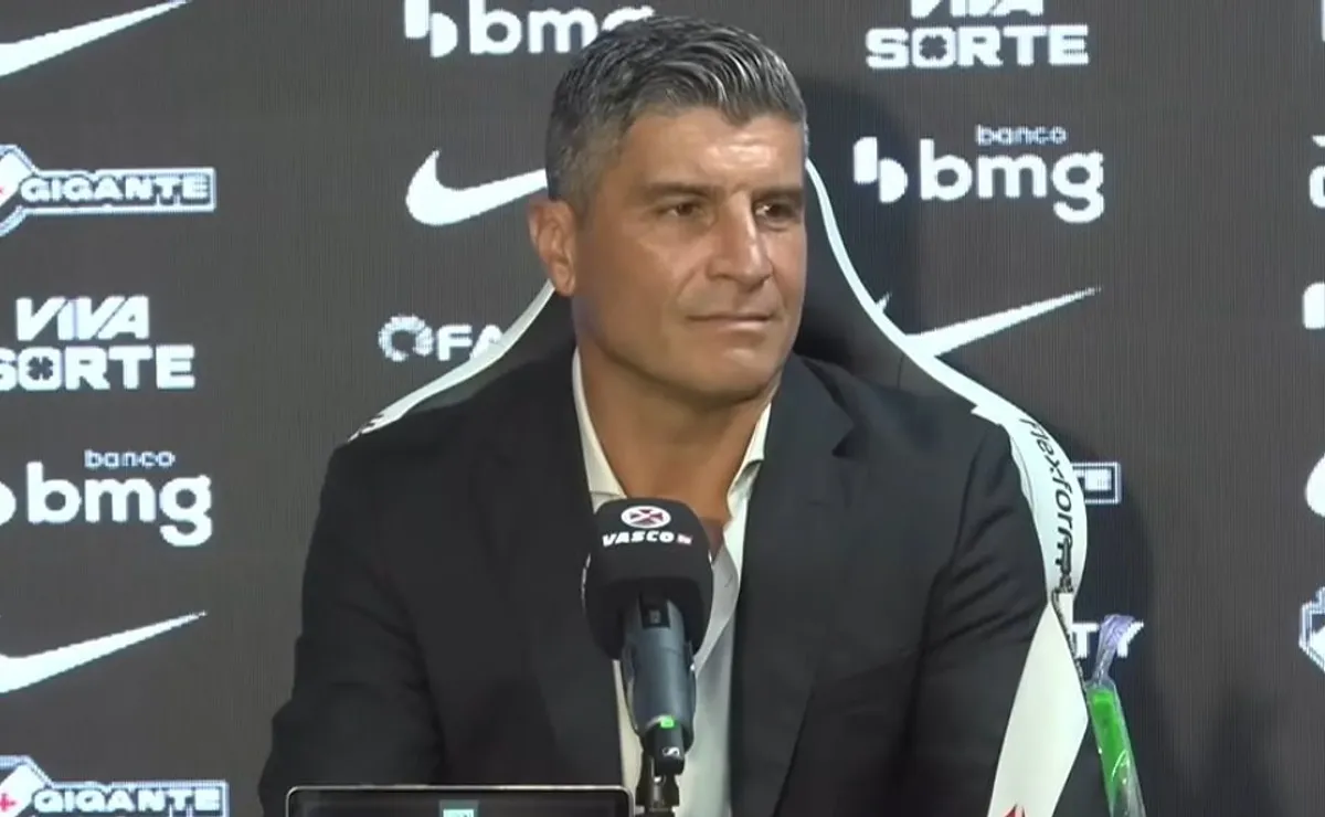 Pedro Emanuel desenha reformulação no Vasco para buscar o título da Sul-Americana
