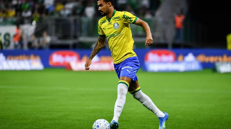 Jefté, do Palmeiras. Crédito: Roberto Casimiro / Fotoarena / Alamy.