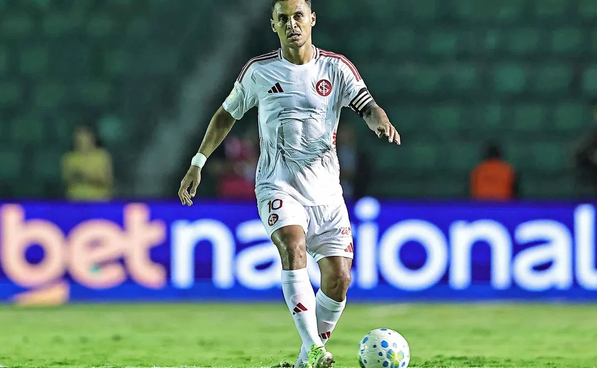 Inter muda planos e define permanência de Alan Patrick após pedido de Pezzolano