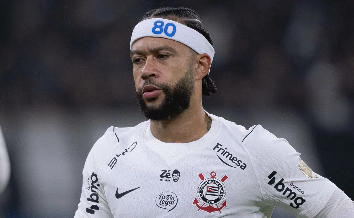Memphis Depay “bate o pé” e exige contrato de três anos com o Corinthians