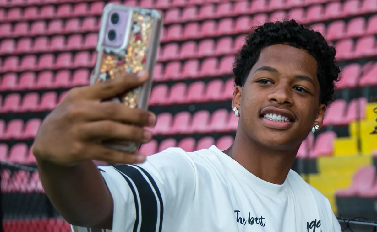 Botafogo não abre concorrência com Flamengo e Cruzeiro pela contratação do volante Zé Lucas, do Sport