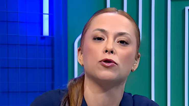Taynah Espinoza apresenta o programa Convocados. Foto: Reprodução/YouTube TNT Sports.
