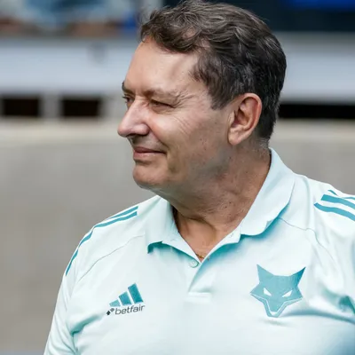 Cruzeiro possui larga lista de volantes para janela de transferências
