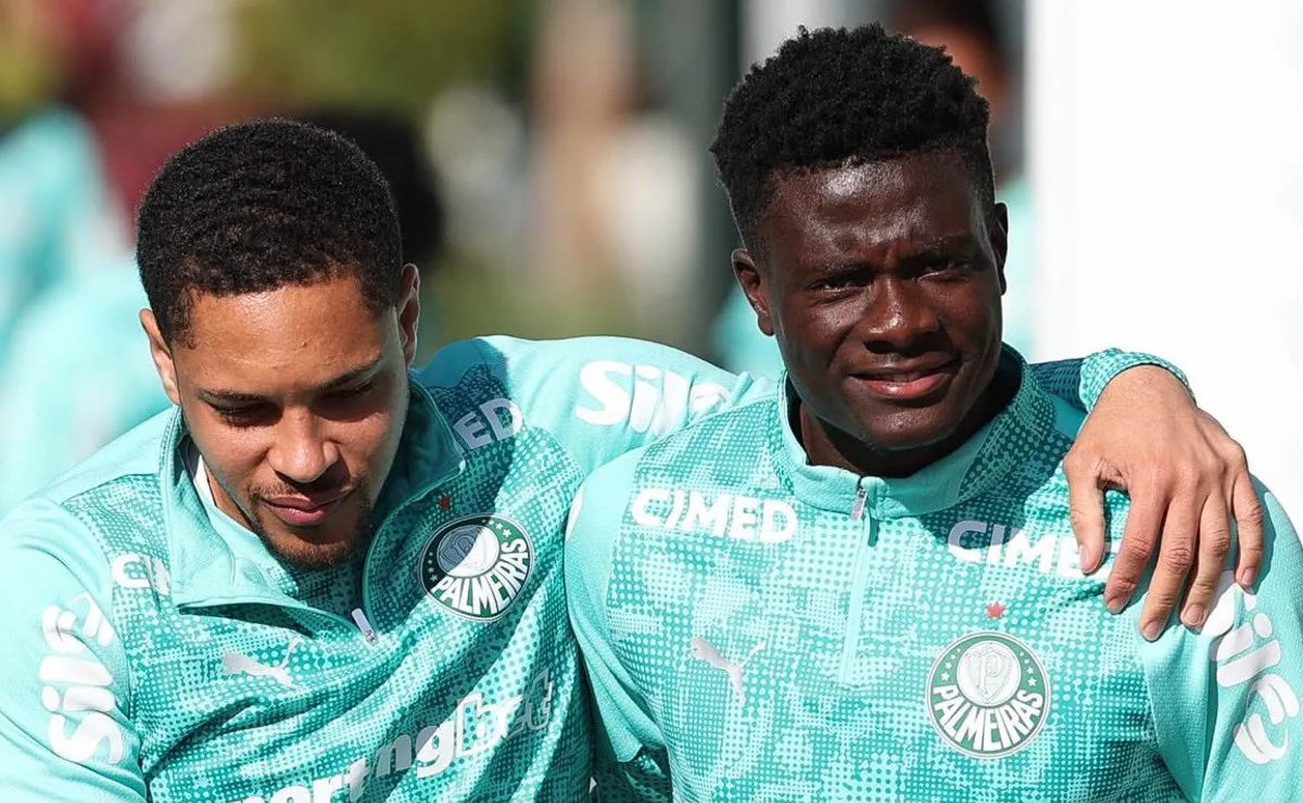 Palmeiras busca inscrever camaronês Miguel Bilong antes de jogo contra o Coritiba; Vitor Roque começa no banco