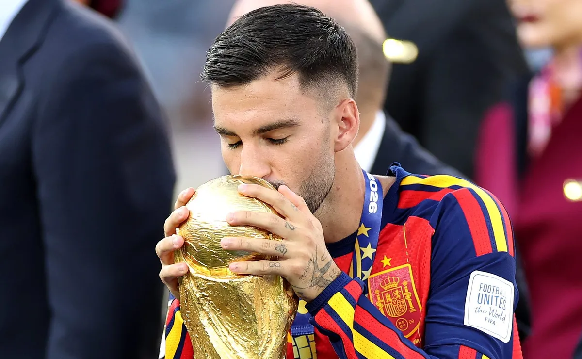 Álex Baena entra para a história com sequência inédita de Euro, ouro olímpico e Copa do Mundo