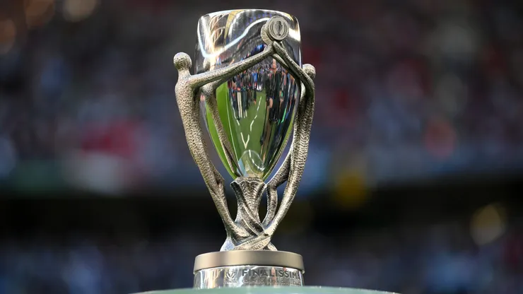 Troféu da Finalíssima - Foto: Shaun Botterill/Getty Images