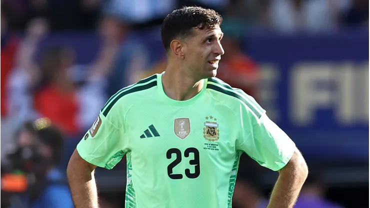 EAST RUTHERFORD, NEW JERSEY - JULY 19: Emiliano Martinez #23 of Argentina reacts after the 0-1 loss during the FIFA World Cup 2026 Final match between Spain and Argentina at New York New Jersey Stadium on July 19, 2026 in East Rutherford, New Jersey. (Photo by Buda Mendes/Getty Images)