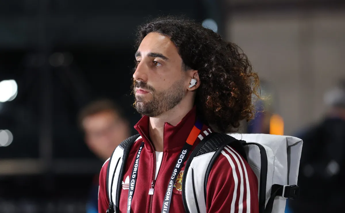 Vini Júnior parabeniza Marc Cucurella, reforço do Real Madrid, após título da Copa
