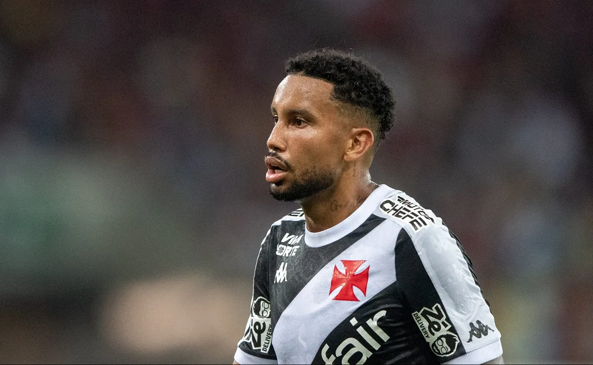 Cinco jogadores podem ganhar espaço com Pedro Emanuel no Vasco